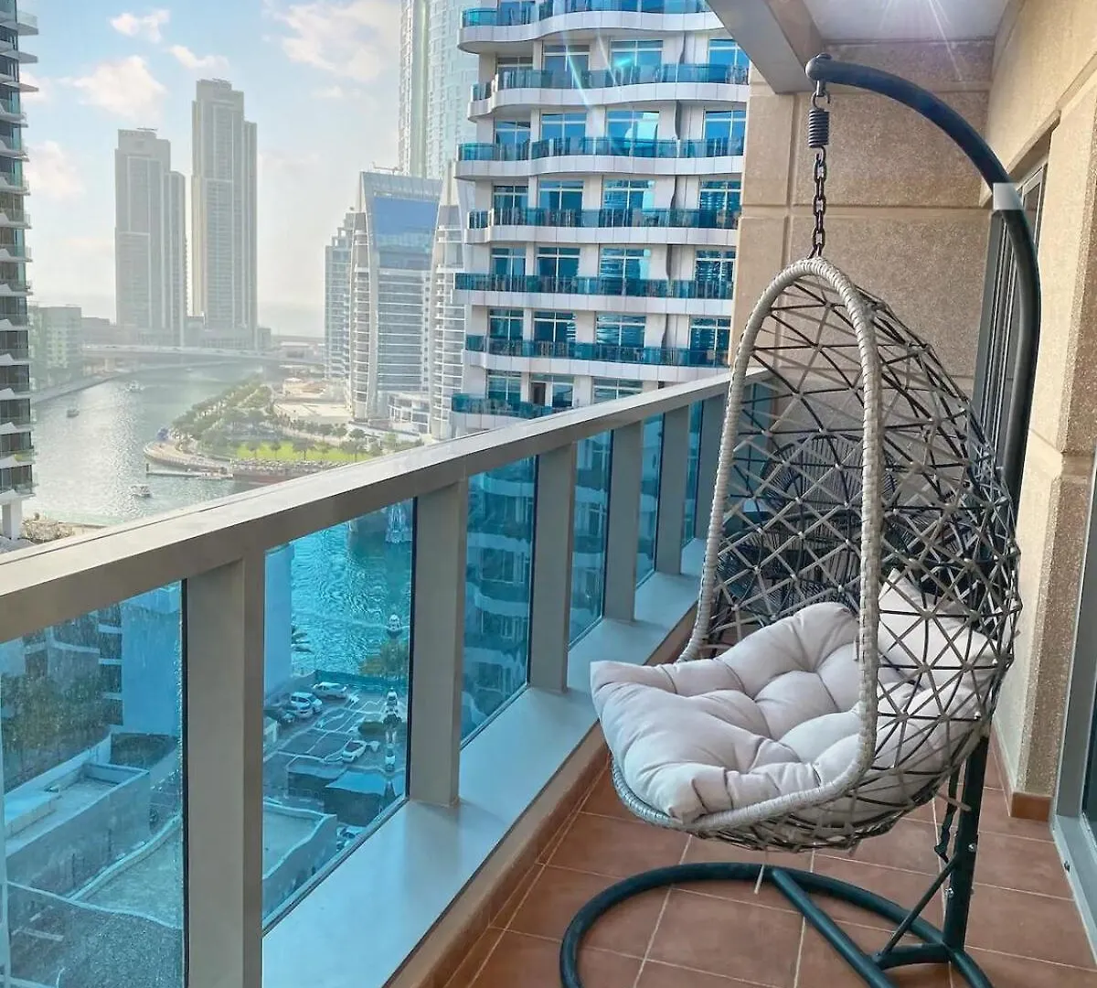 1Bedroom Apartment In Dubai Marina Near To Beach & Metro Z1006